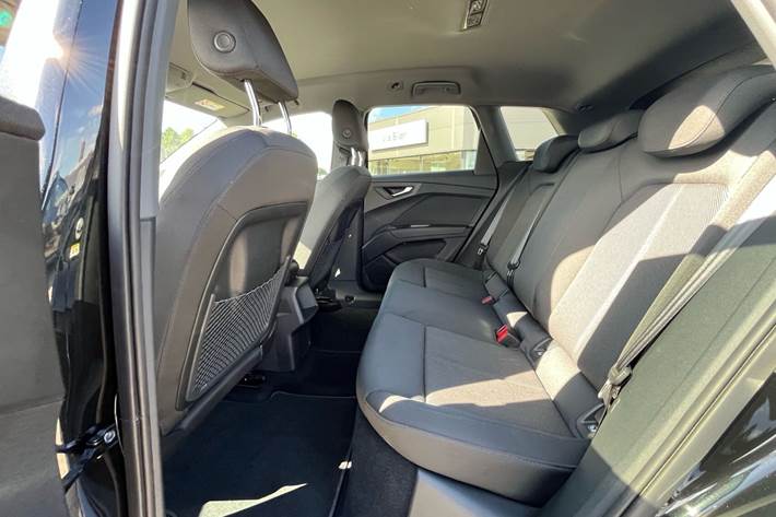 Sort Audi Q4 fra 2024