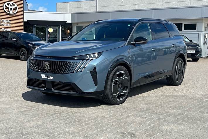 Blå Peugeot e-5008 fra 2025