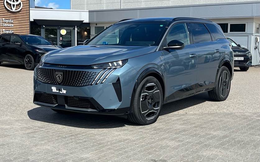 Peugeot e-5008 EL GT 210HK 5d Aut.