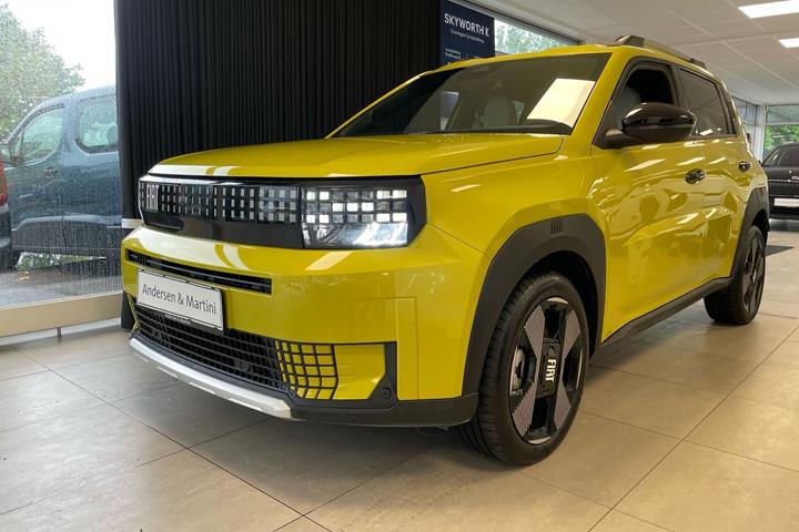 Gul Fiat Grande Panda fra 2025 set udefra