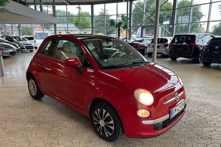 Rød Fiat 500 fra 2011