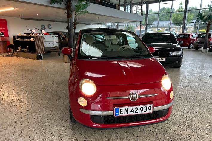 Rød Fiat 500 fra 2011