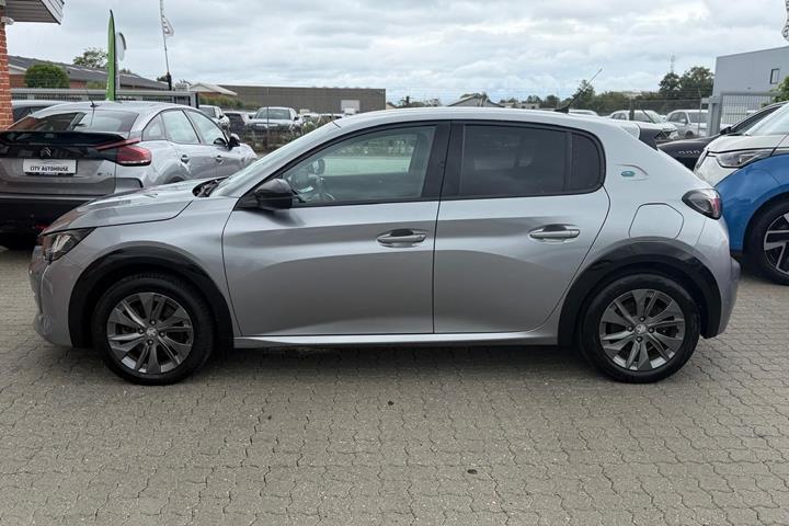 Sølv Peugeot e-208 fra 2022