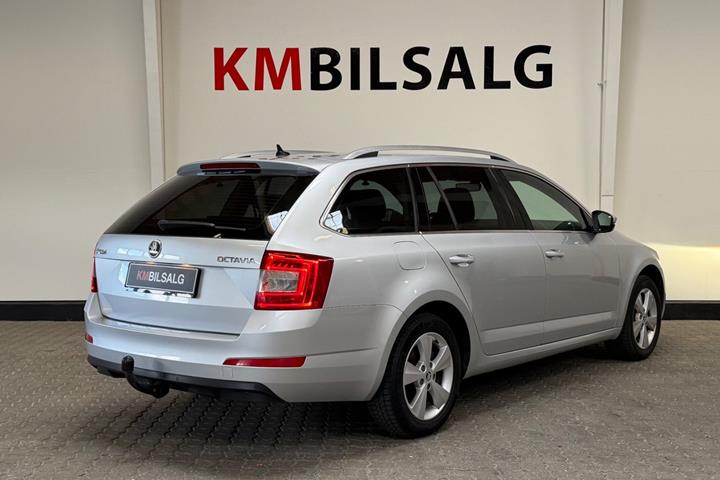 Sølv Skoda Octavia fra 2017