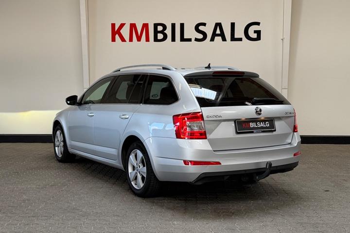 Sølv Skoda Octavia fra 2017