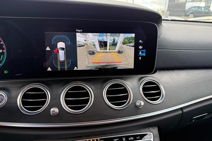 Sort Mercedes E300 e fra 2022