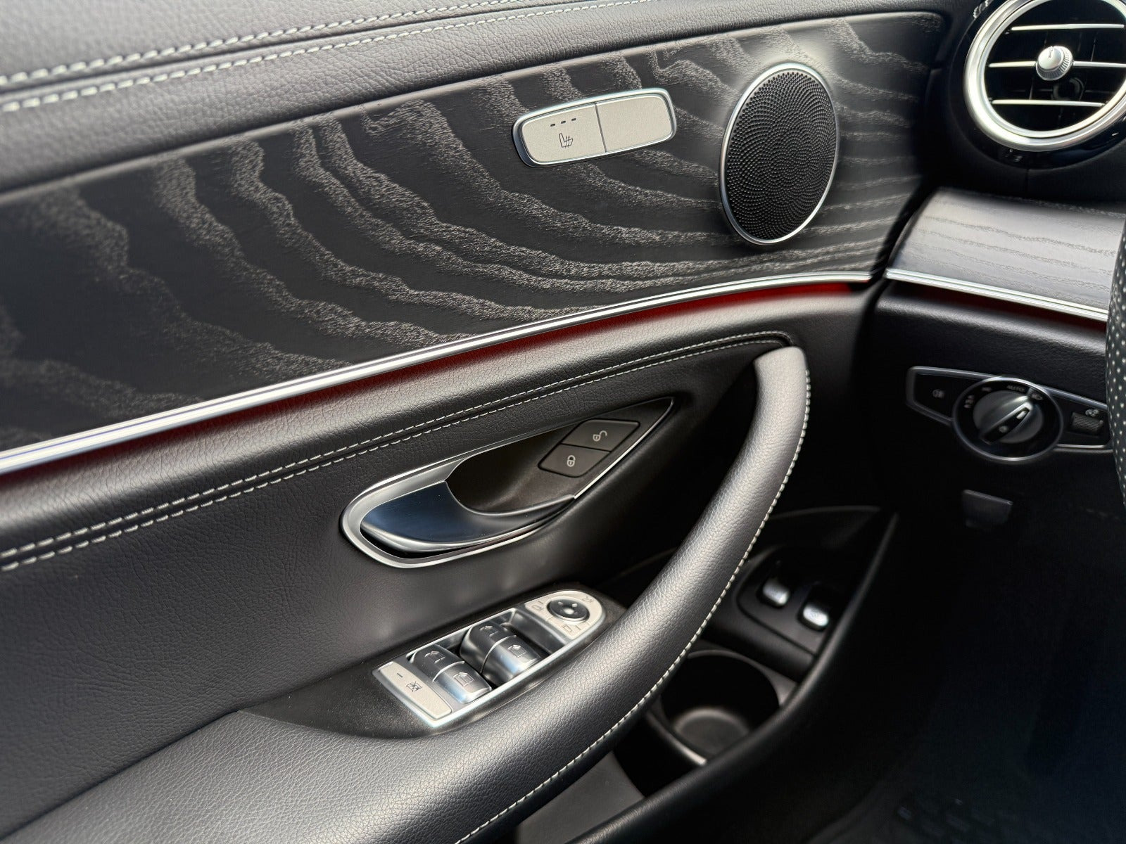 Sort Mercedes E300 e fra 2022