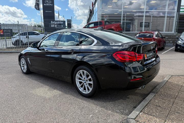 Grå BMW 420i fra 2019