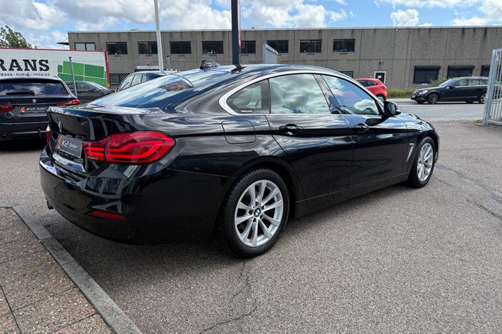 Grå BMW 420i fra 2019