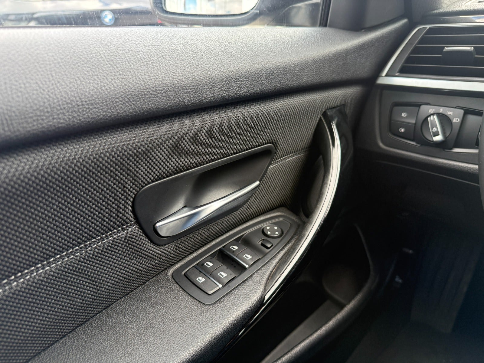 Grå BMW 420i fra 2019