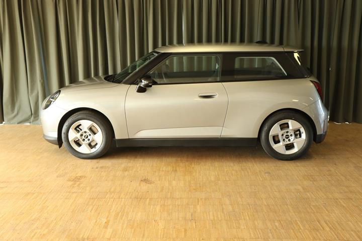 Grøn Mini Cooper SE fra 2024