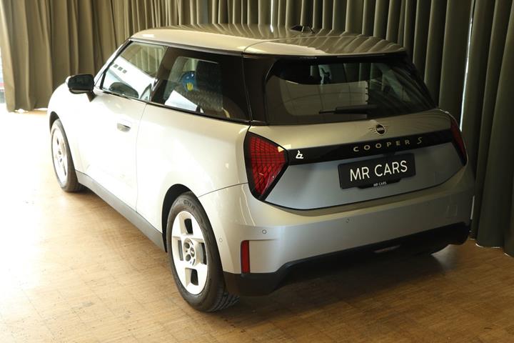 Grøn Mini Cooper SE fra 2024