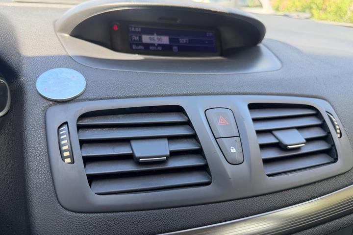 Grøn Renault Megane III fra 2012