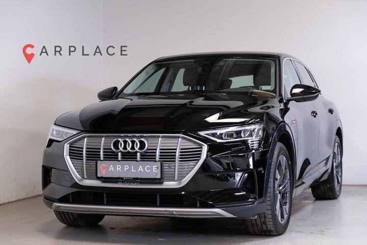 Sort Audi e-tron fra 2022 set udefra