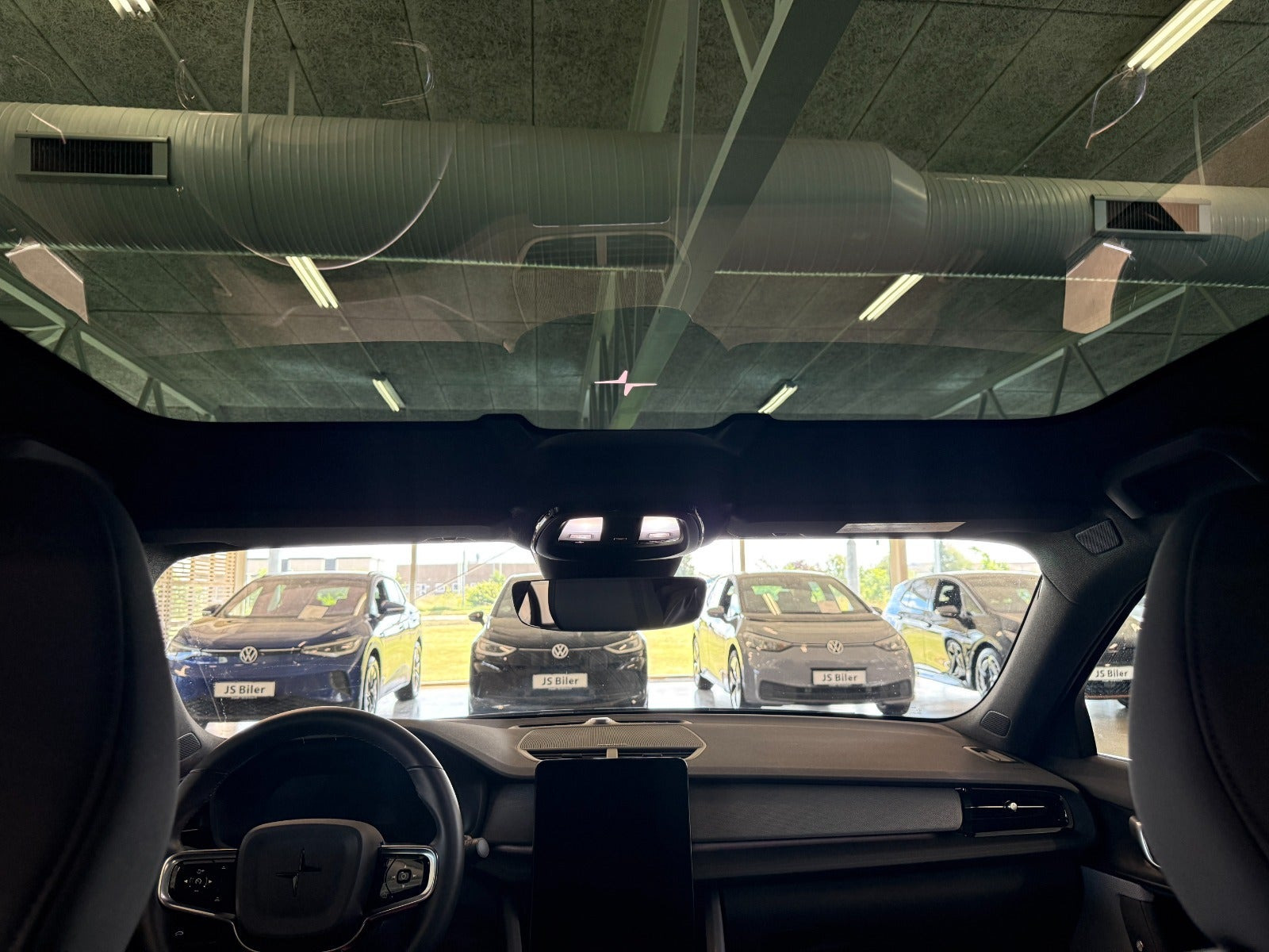 Sort Polestar 2 fra 2025