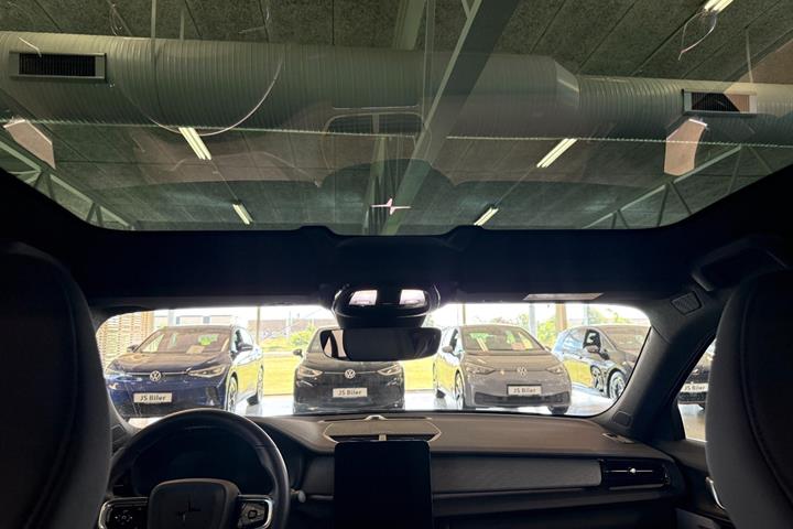 Sort Polestar 2 fra 2025
