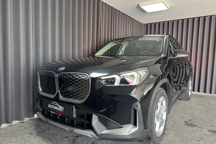 Sort BMW iX1 fra 2025