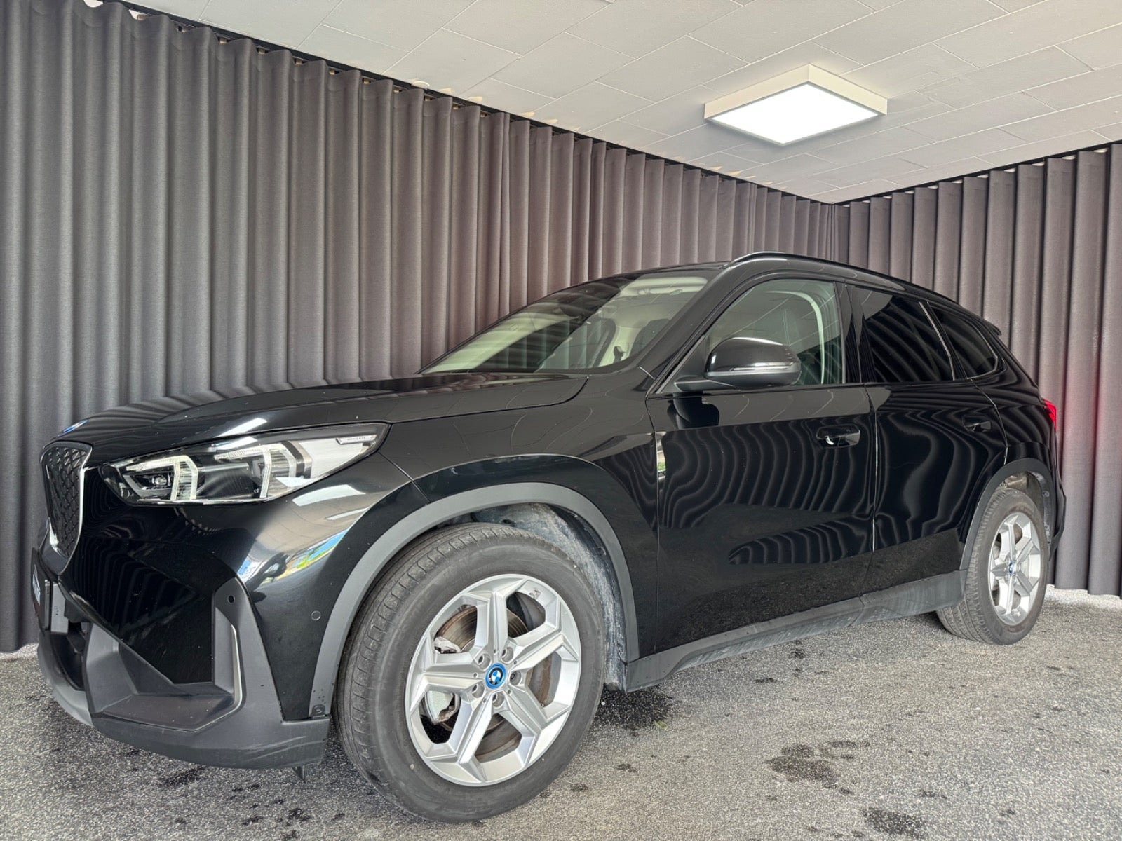 Sort BMW iX1 fra 2025