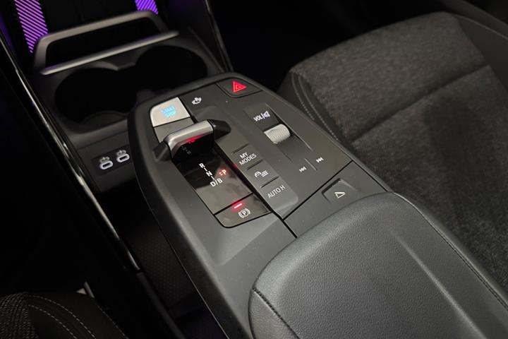 Sort BMW iX1 fra 2025