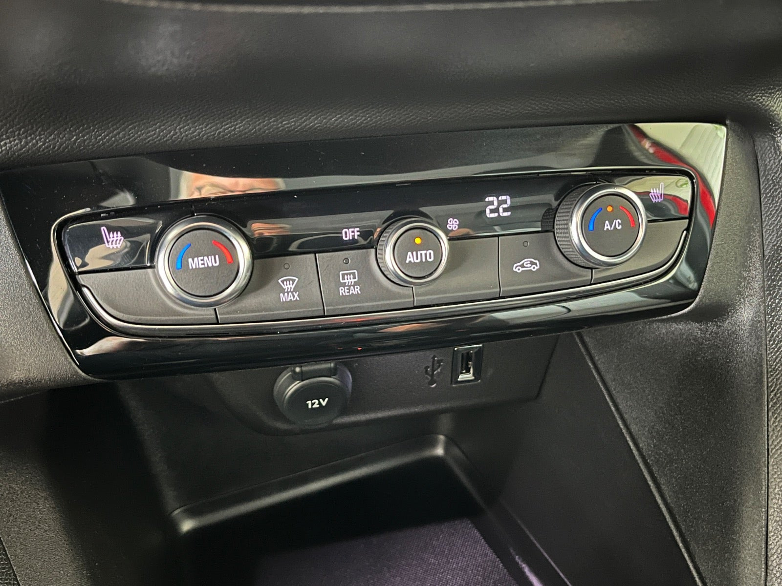 Rød Opel Corsa-e fra 2024