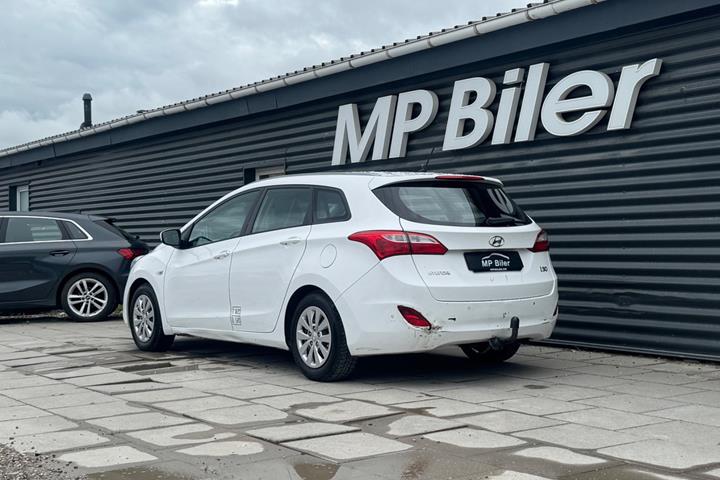 Hvid Hyundai i30 fra 2015