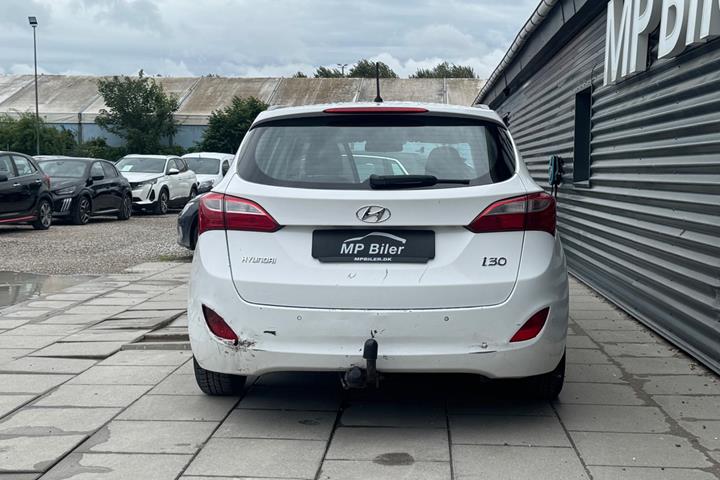 Hvid Hyundai i30 fra 2015