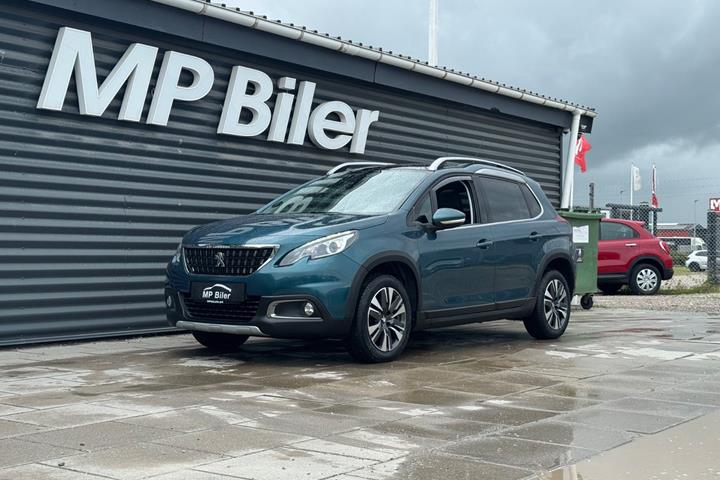 Turquoise Peugeot 2008 fra 2017