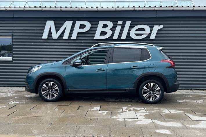 Turquoise Peugeot 2008 fra 2017