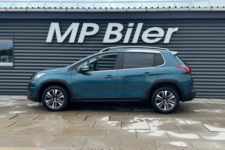 Turquoise Peugeot 2008 fra 2017