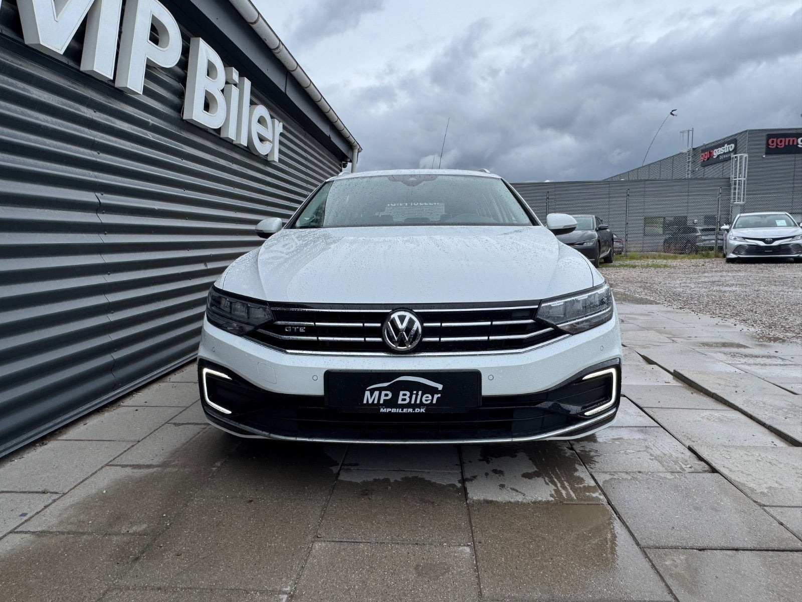 Hvid VW Passat fra 2020