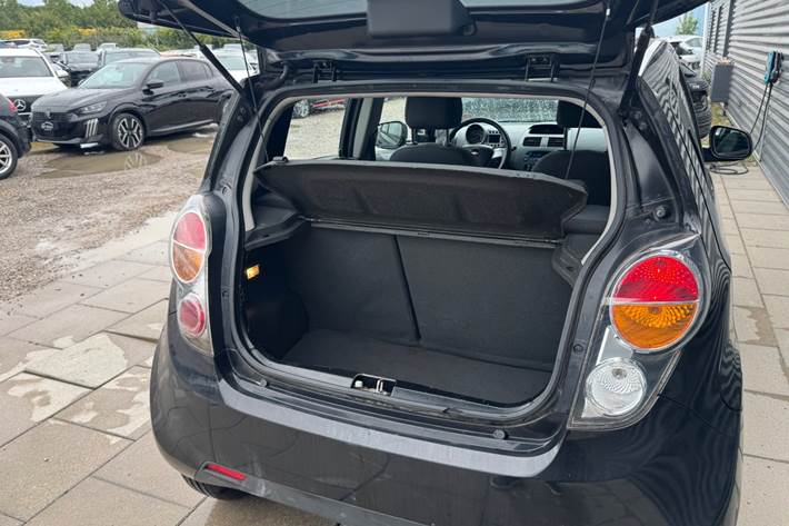 Sort Chevrolet Spark fra 2011