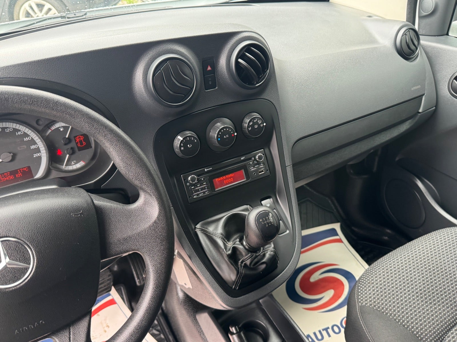 Hvid Mercedes Citan 109 fra 2020