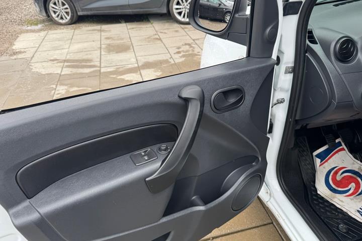 Hvid Mercedes Citan 109 fra 2020