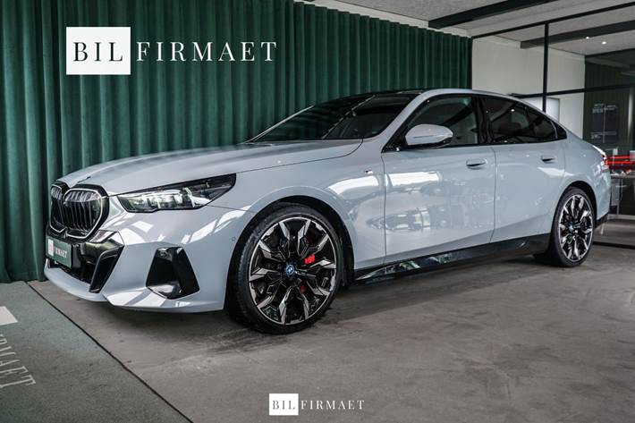 Grå BMW i5 fra 2024