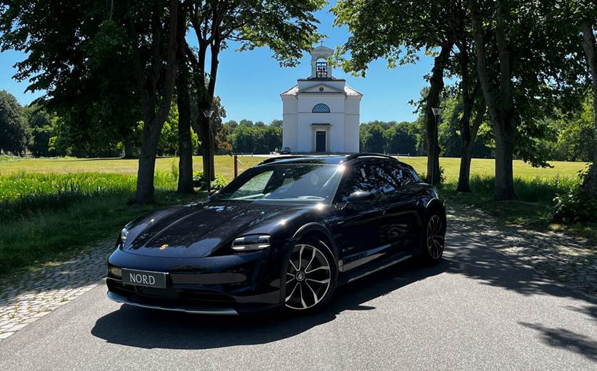 Porsche Taycan 4 Performance+ Cross Turismo