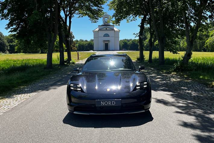 Sort Porsche Taycan 4 fra 2021