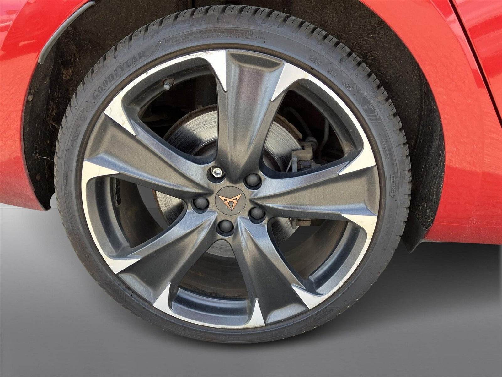Rød Cupra Leon fra 2021