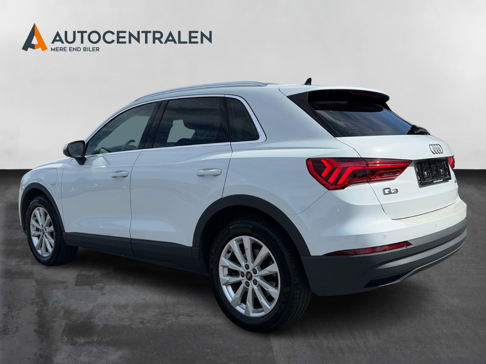 Hvid Audi Q3 fra 2023