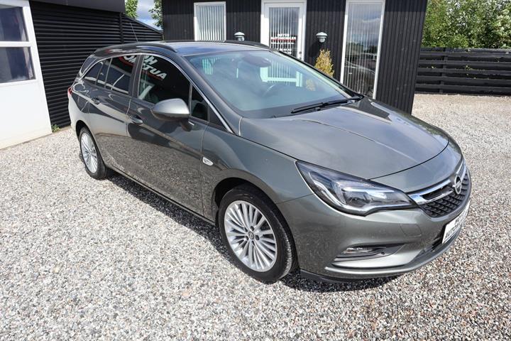 Grå Opel Astra fra 2019
