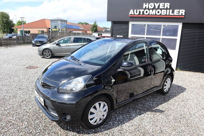 Sort Toyota Aygo fra 2012