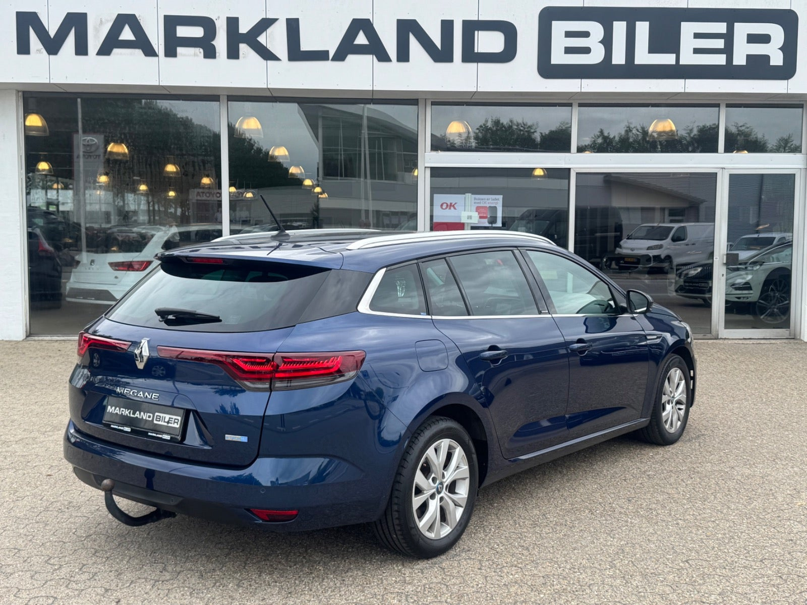 Blå Renault Megane IV fra 2021