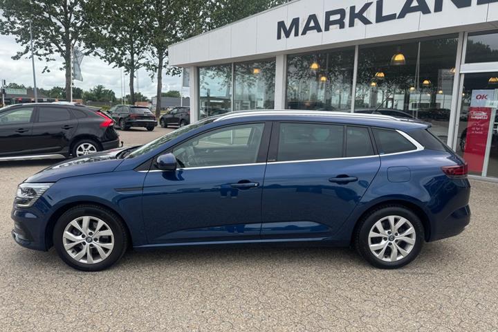 Blå Renault Megane IV fra 2021