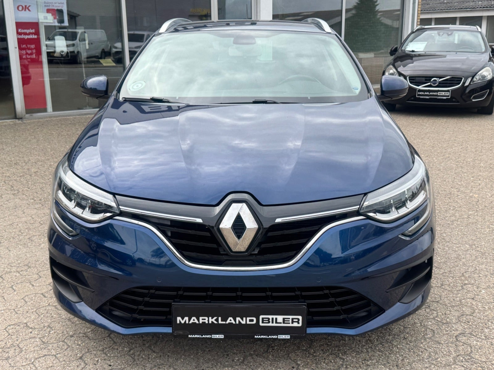 Blå Renault Megane IV fra 2021