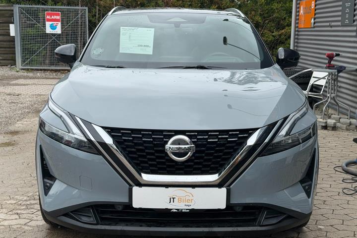 Grå Nissan Qashqai fra 2021