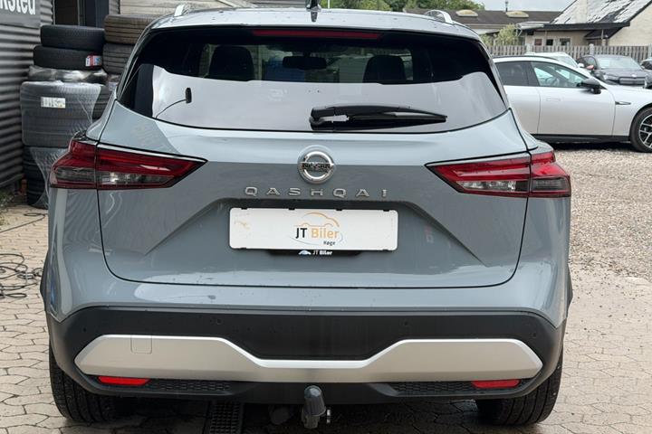 Grå Nissan Qashqai fra 2021