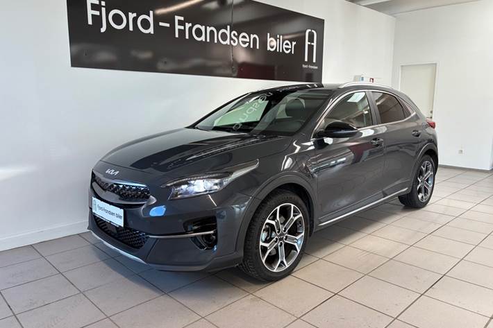 Grå Kia XCeed fra 2022