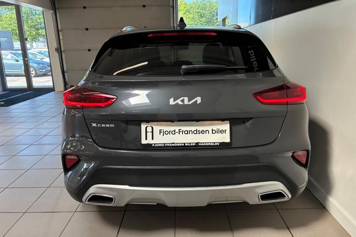 Grå Kia XCeed fra 2022
