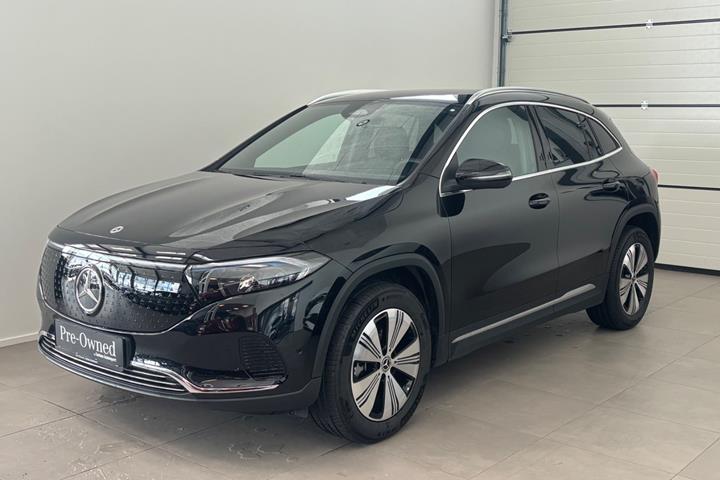 Sort Mercedes EQA250+ fra 2025 set udefra