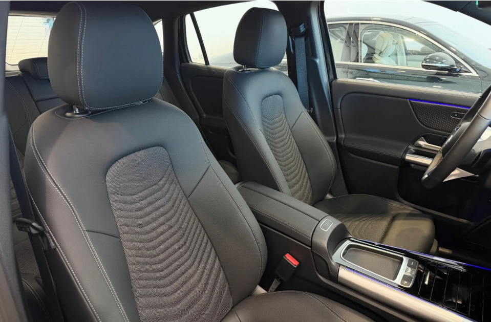 Sort Mercedes EQA250+ fra 2025
