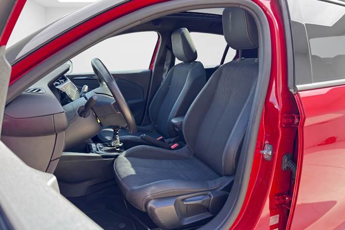 Rød Opel Corsa fra 2023